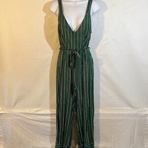 Forever 21 V Neck Jump Suit. Size Medium